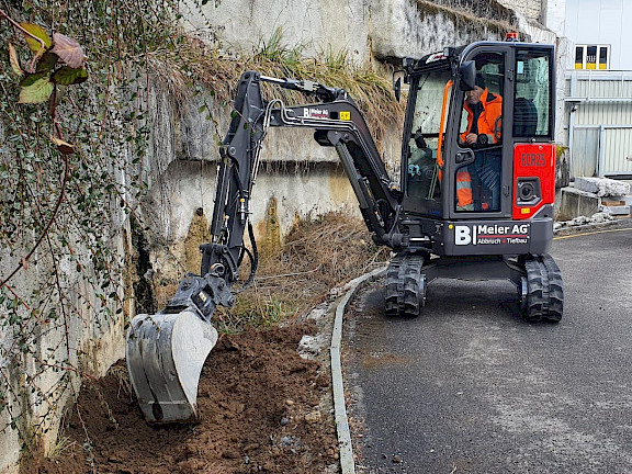 elektrischer Volvo Bagger im Einsatz